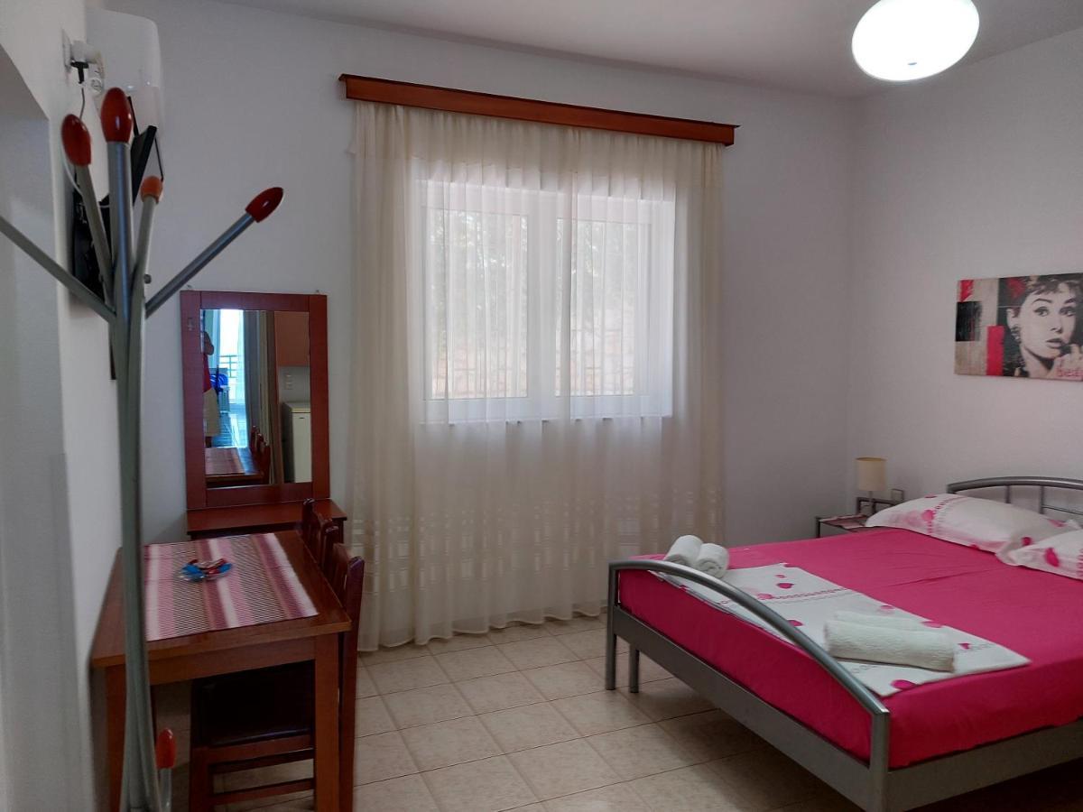 The Sun House Apartment ซารานเดอ ภายนอก รูปภาพ